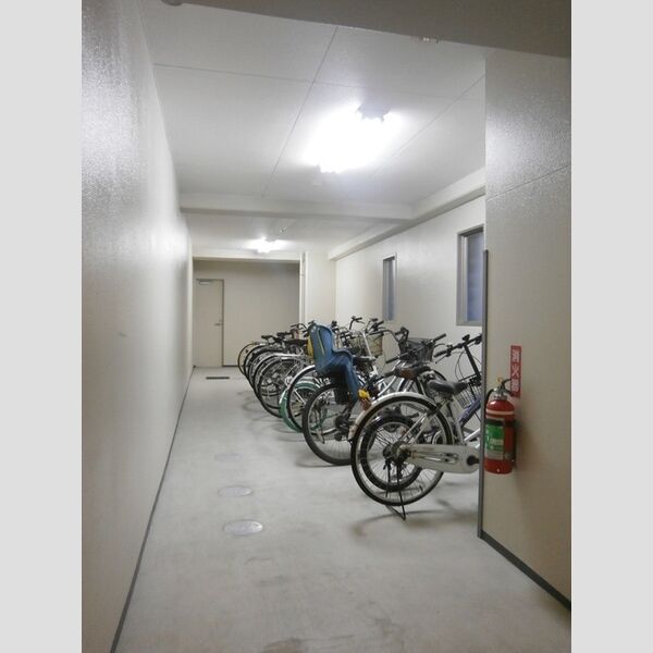 駐車場 (駐輪場)
