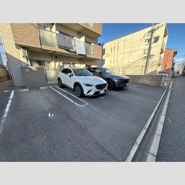 駐車場 (駐車場)