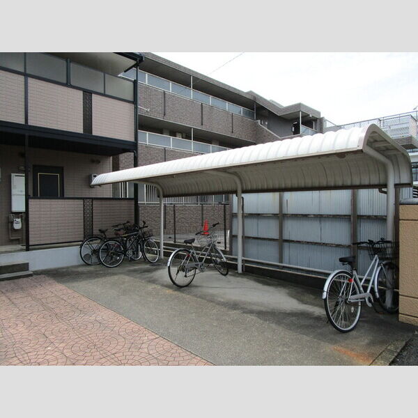 現地周辺 (駐輪場)