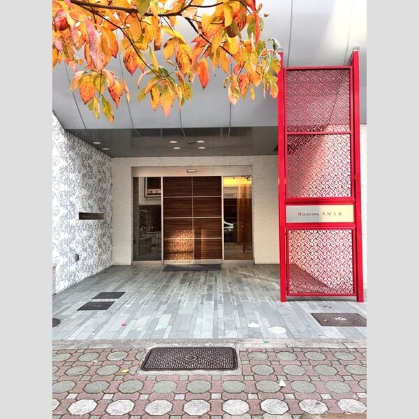 エントランス (エントランス)