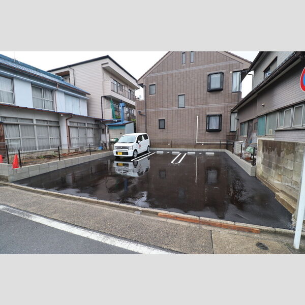 駐車場 (駐車場)