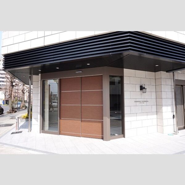 エントランス (エントランス)