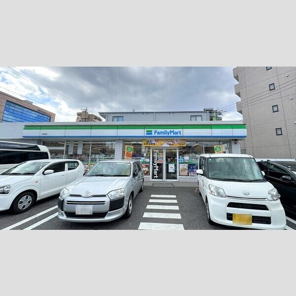 現地周辺 (ファミリーマート本陣通店)