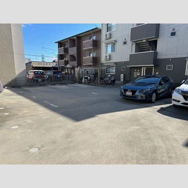 駐車場 (駐車場)