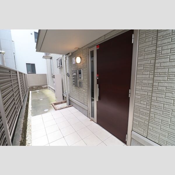 エントランス (エントランス)