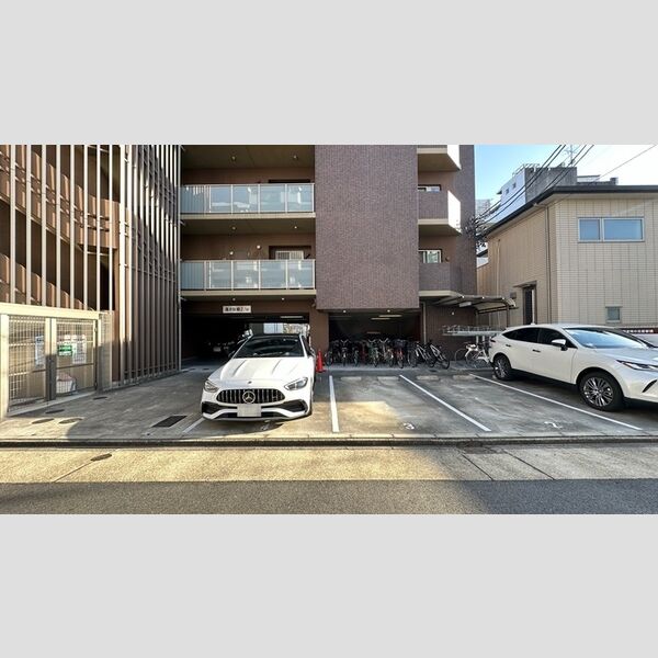 駐車場 (駐車場)