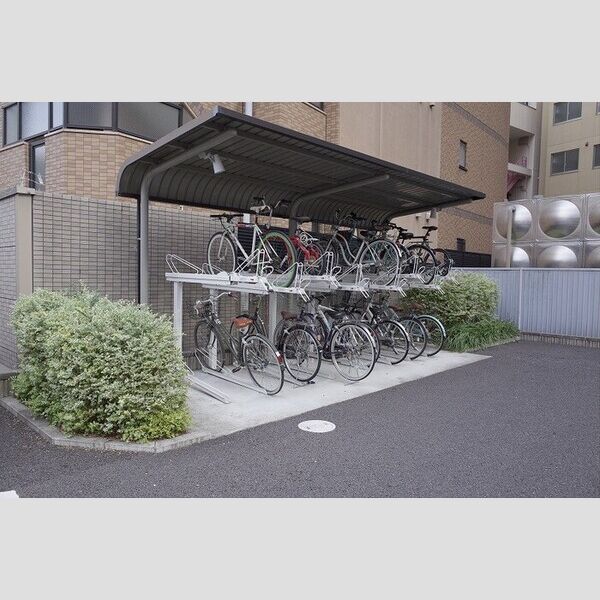 現地周辺 (駐輪場)