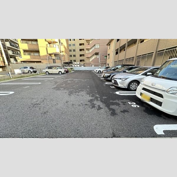 駐車場 (駐車場)