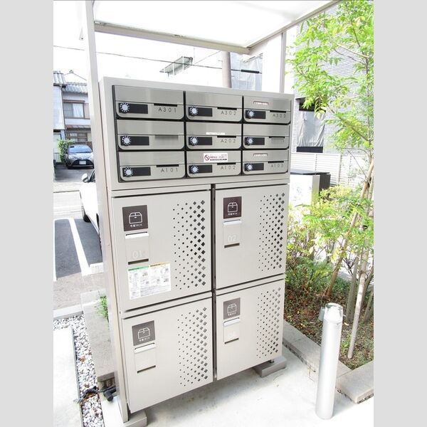 現地周辺 (宅配ボックス・集合ポスト)