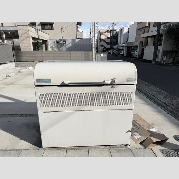 現地周辺 (ダストボックス)