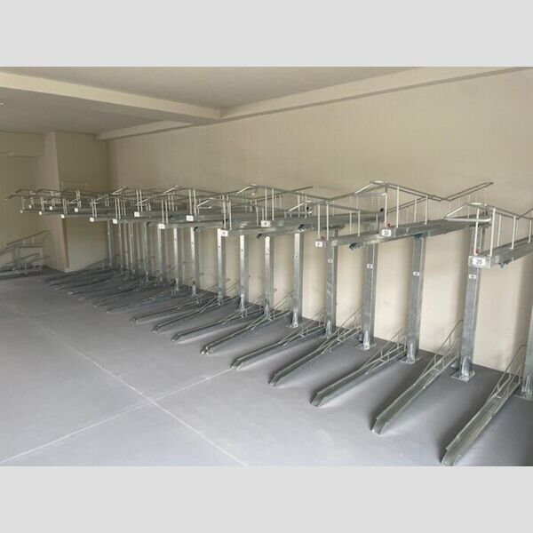 現地周辺 (駐輪場)