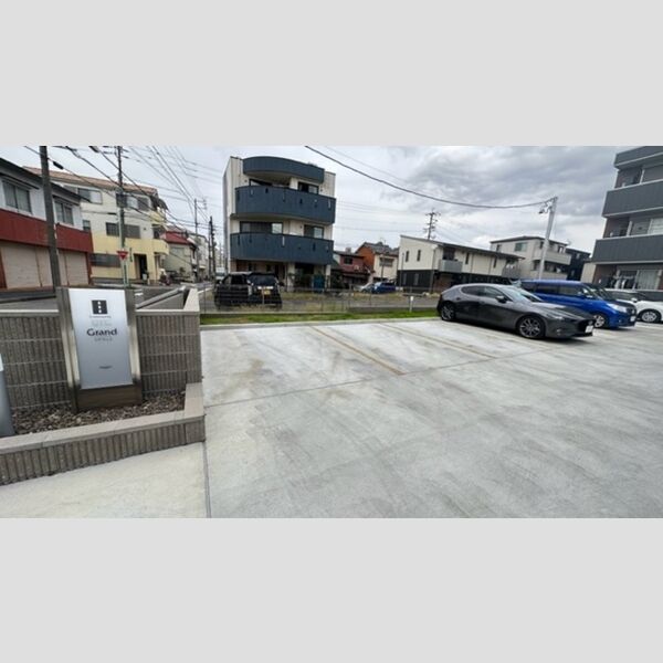 駐車場 (駐車場)