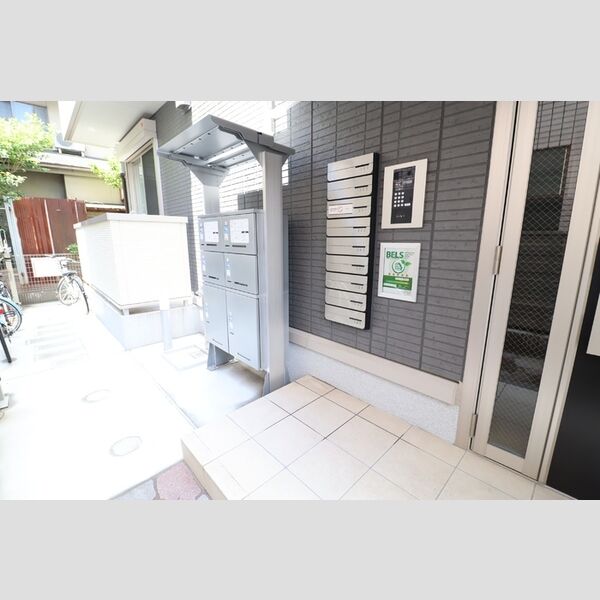 現地周辺 (宅配ボックス・集合ポスト・オートロック)