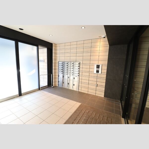 エントランス (エントランス)