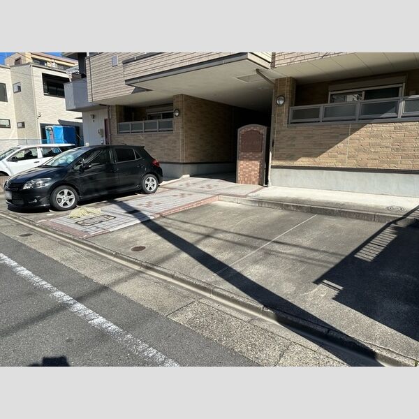 駐車場 (駐車場)