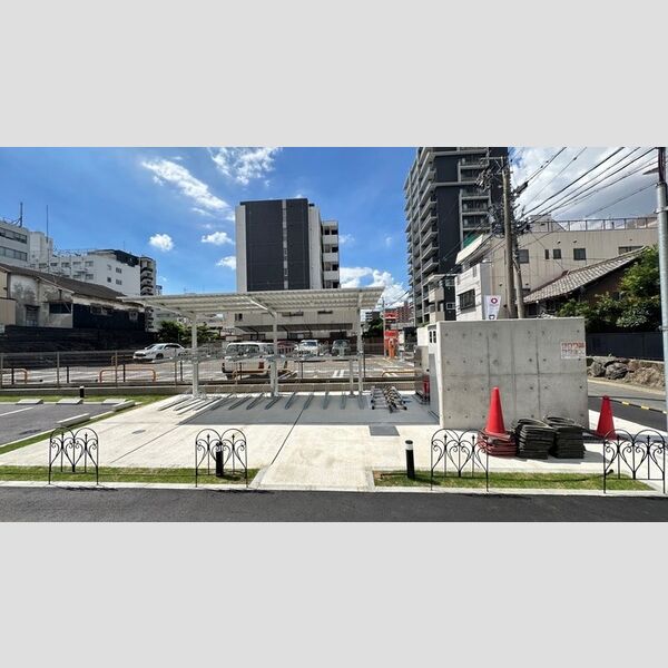現地周辺 (駐輪場)