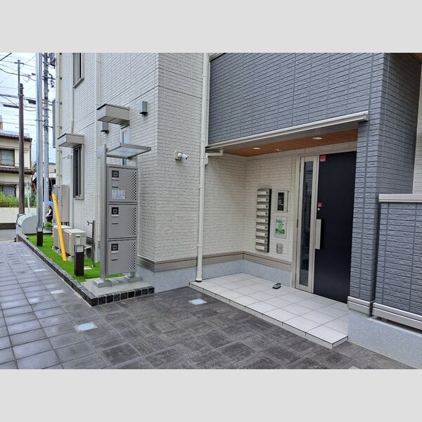 エントランス (エントランス)