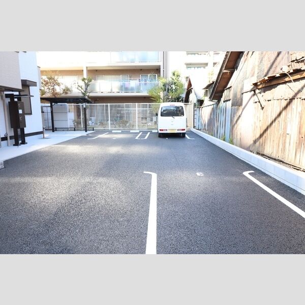 駐車場 (駐車場)