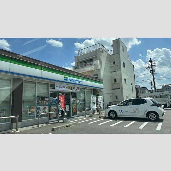 現地周辺 (ファミリーマート江向町三丁目店)