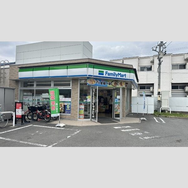 現地周辺 (ファミリーマート中村上ノ宮町店)