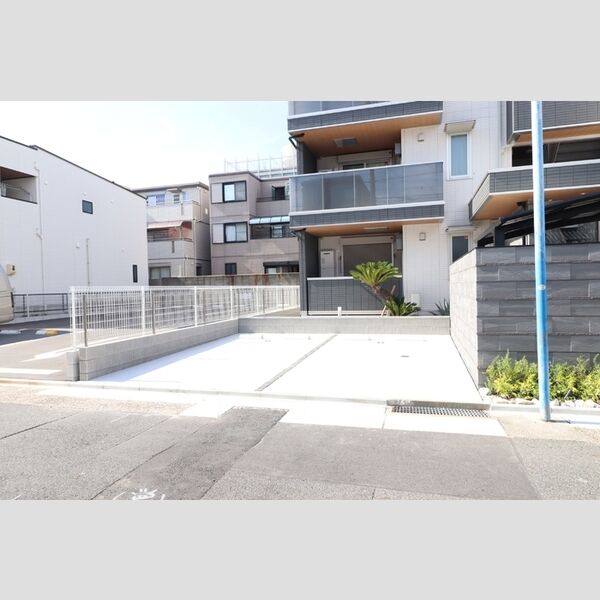 駐車場 (駐車場)