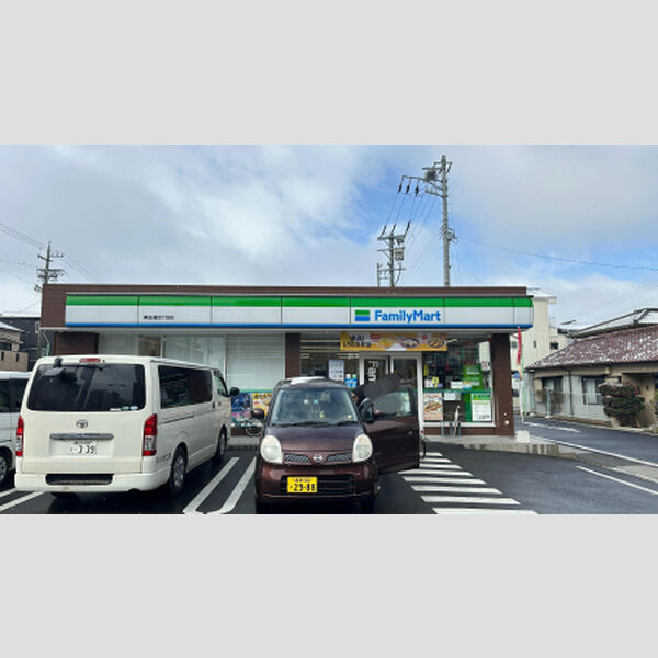 現地周辺 (ファミリーマート黄金通四丁目店 373m)