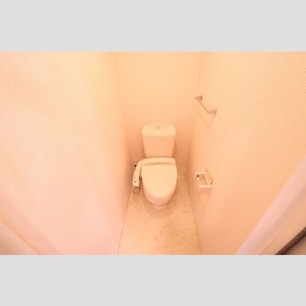 トイレ (温水洗浄暖房便座)