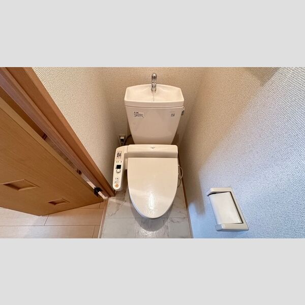 トイレ (温水洗浄暖房便座)