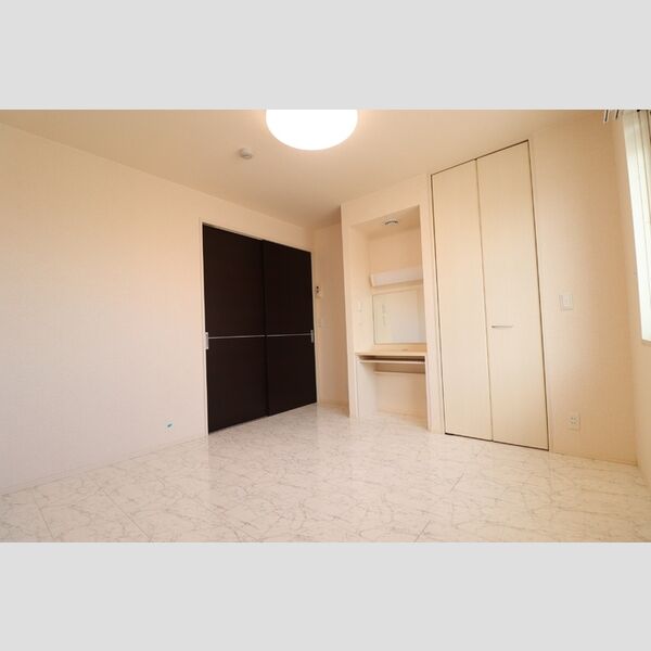 その他 (北側洋室)