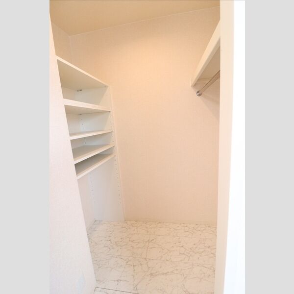 収納 (ウォークインクローゼット)