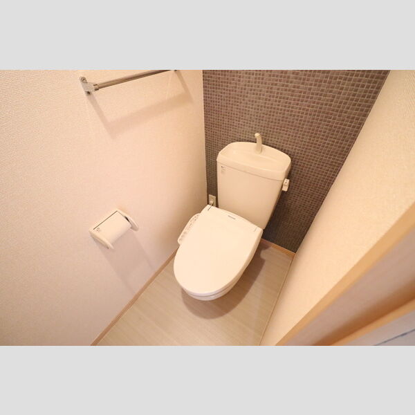 トイレ (温水洗浄暖房便座)