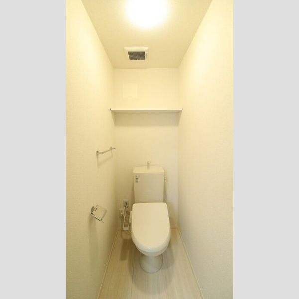 トイレ (トイレ)