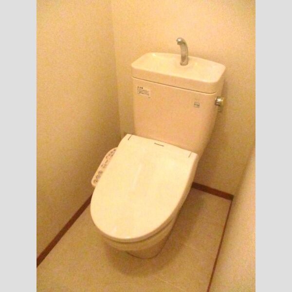 トイレ (温水洗浄暖房便座)