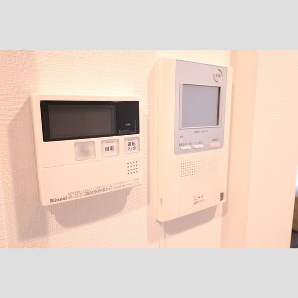 その他設備 (モニタ付インターホン・追い焚き給湯)