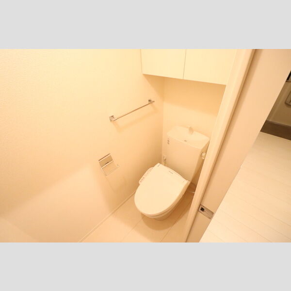 トイレ (温水洗浄暖房便座)