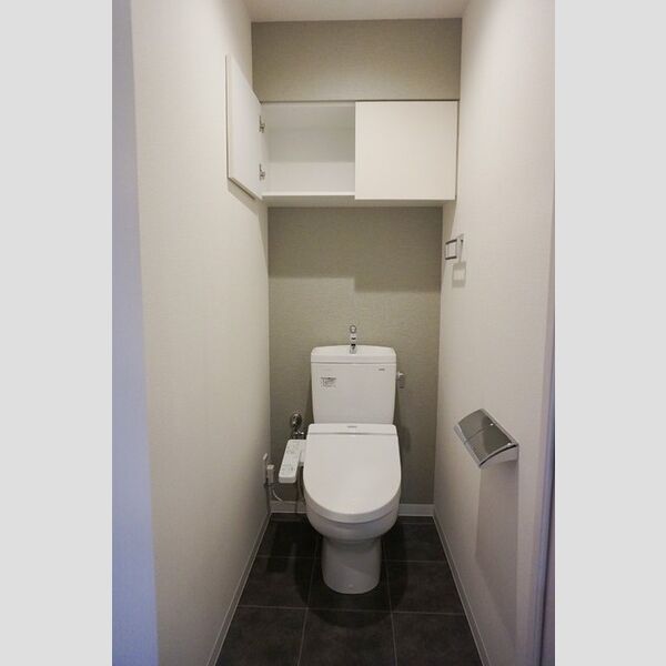 トイレ (収納あり)