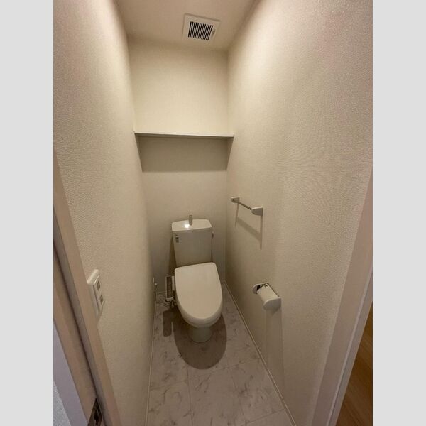 トイレ (温水洗浄暖房便座)