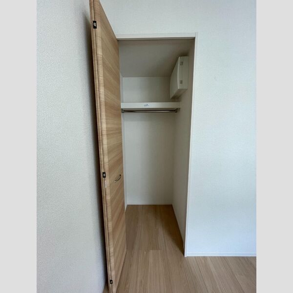 収納 (洋室クローゼット)