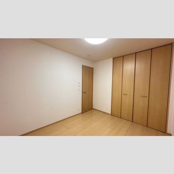 その他 (北側洋室)