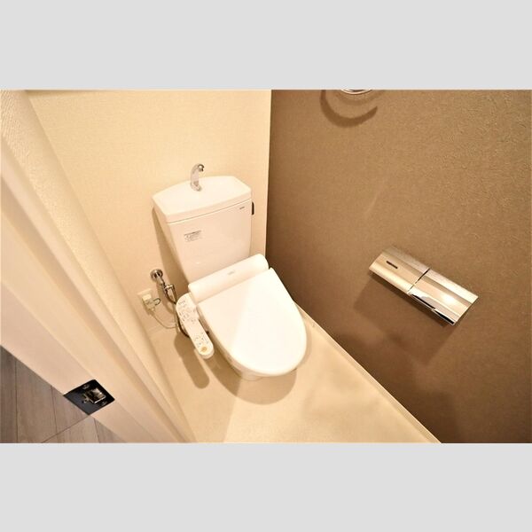 トイレ (温水洗浄暖房便座)