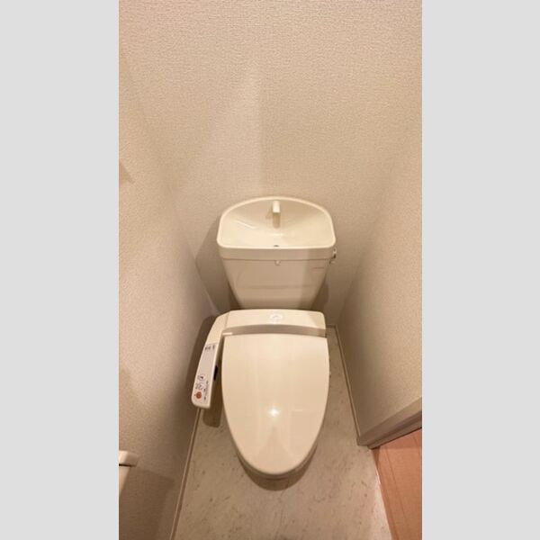 トイレ (温水洗浄暖房便座)