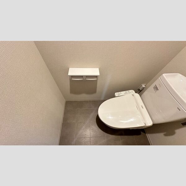 トイレ (温水洗浄暖房便座)