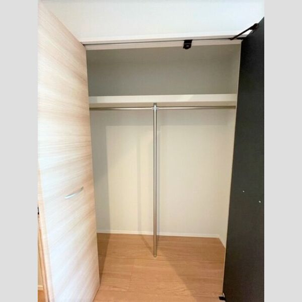 その他設備 (物入れ)