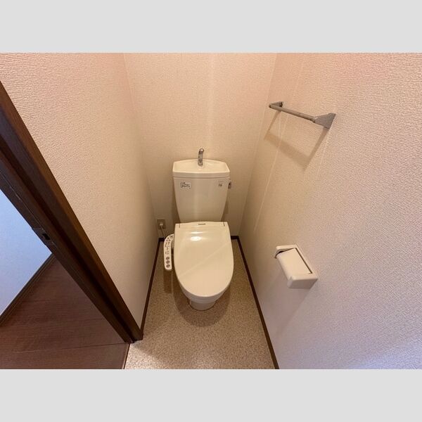 トイレ (温水洗浄暖房便座)