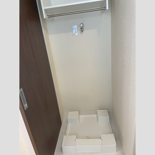 その他 (洗濯機置き場)