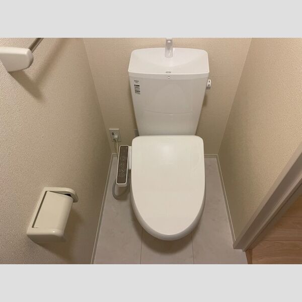 トイレ (温水洗浄暖房便座)