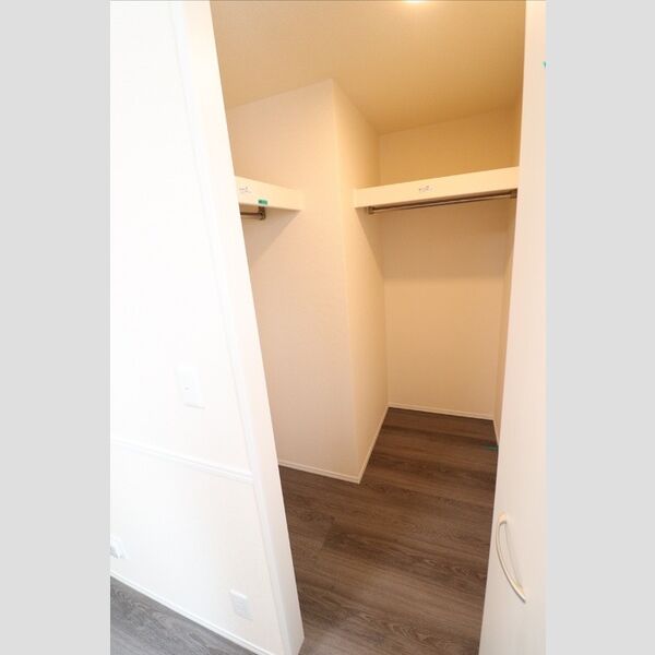 収納 (ワンステップクローゼット)