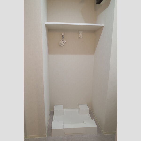 その他 (洗濯機置き場)