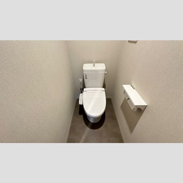 トイレ (温水洗浄暖房便座)