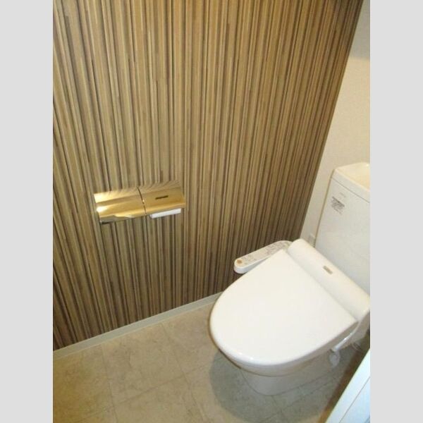 トイレ (温水洗浄暖房便座)